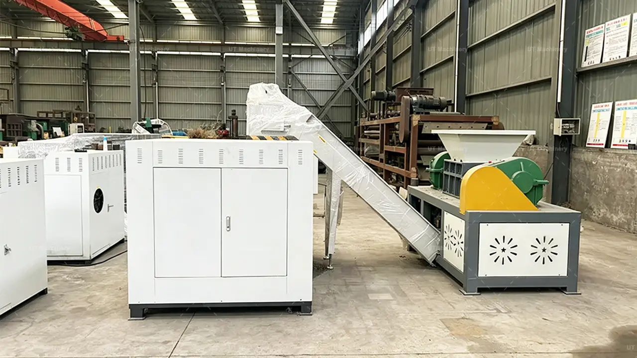 Sistema automatizado llave en mano para el procesamiento de residuos metálicos, que integra una trituradora de metal de doble eje de servicio pesado con una línea de briquetado continuo.