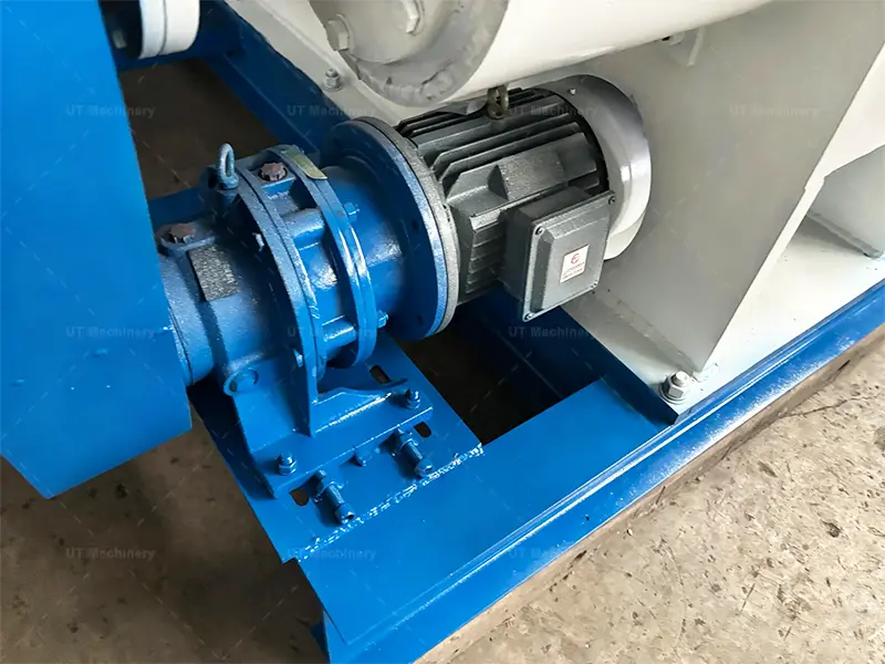 Conjunto de motor eléctrico industrial de alto torque y caja de cambios para una máquina briqueteadora mecánica por estampado de 1.5 TPH.
